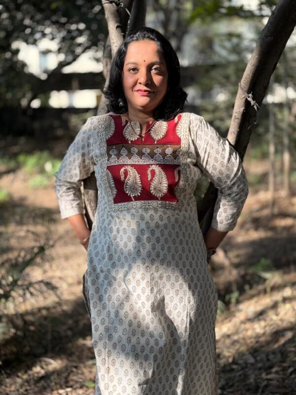 Ivory Bagh Kurti - Image 3